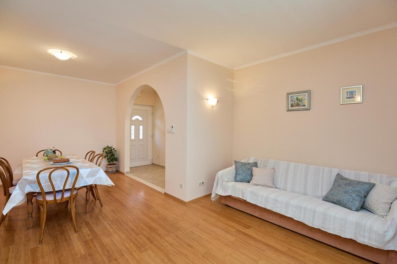 Apartment Marijana Mlini Bagian luar foto