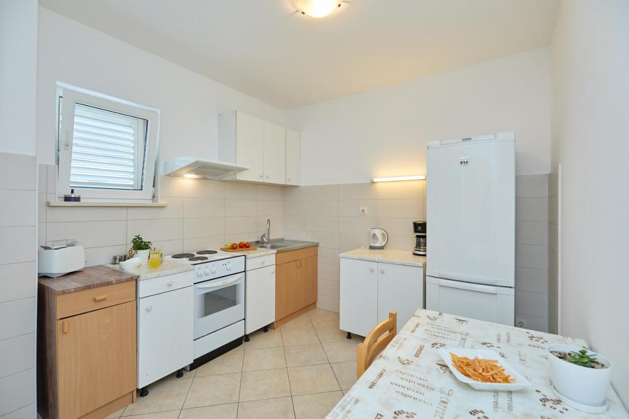 Apartment Marijana Mlini Bagian luar foto