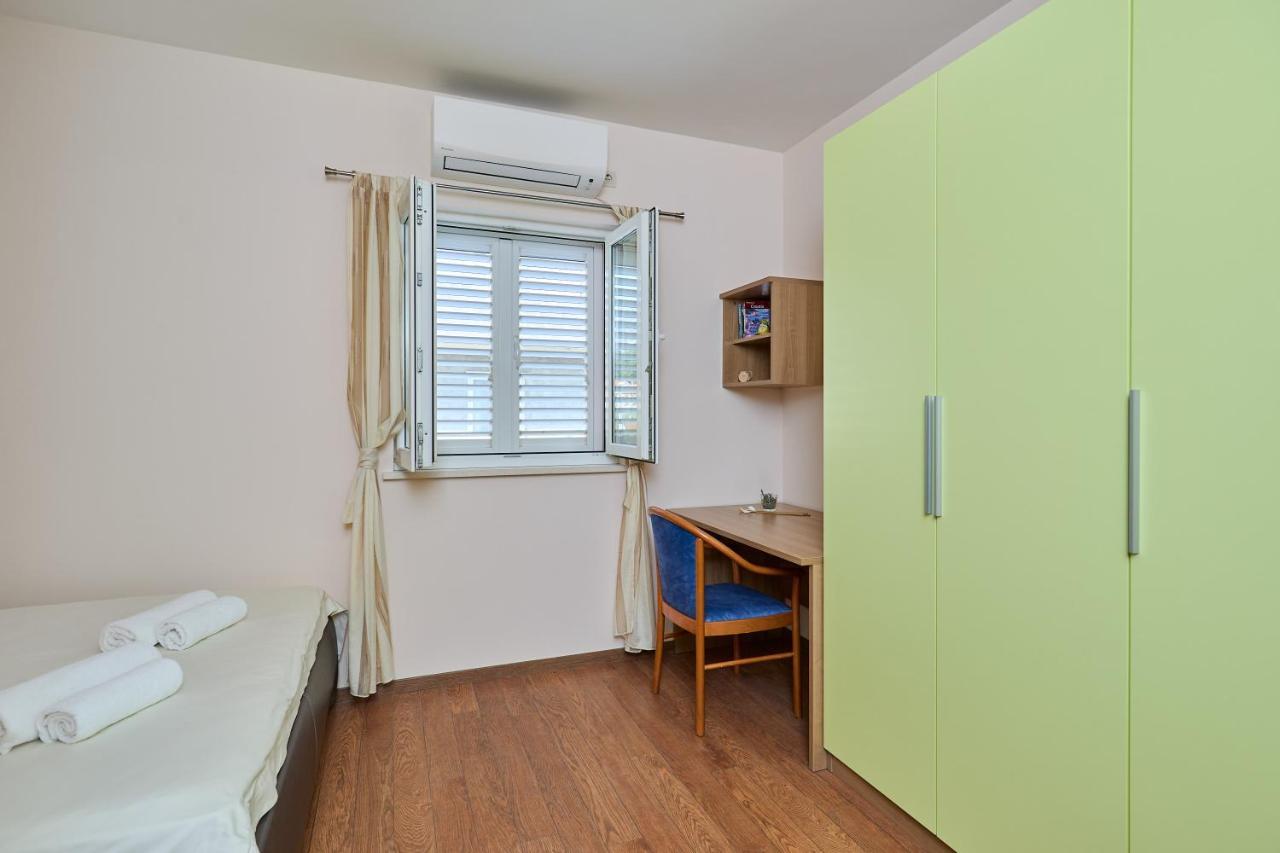 Apartment Marijana Mlini Bagian luar foto