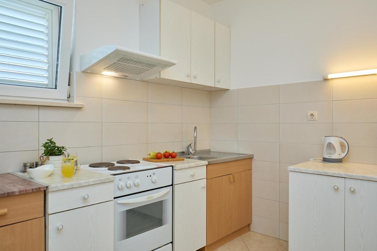 Apartment Marijana Mlini Bagian luar foto