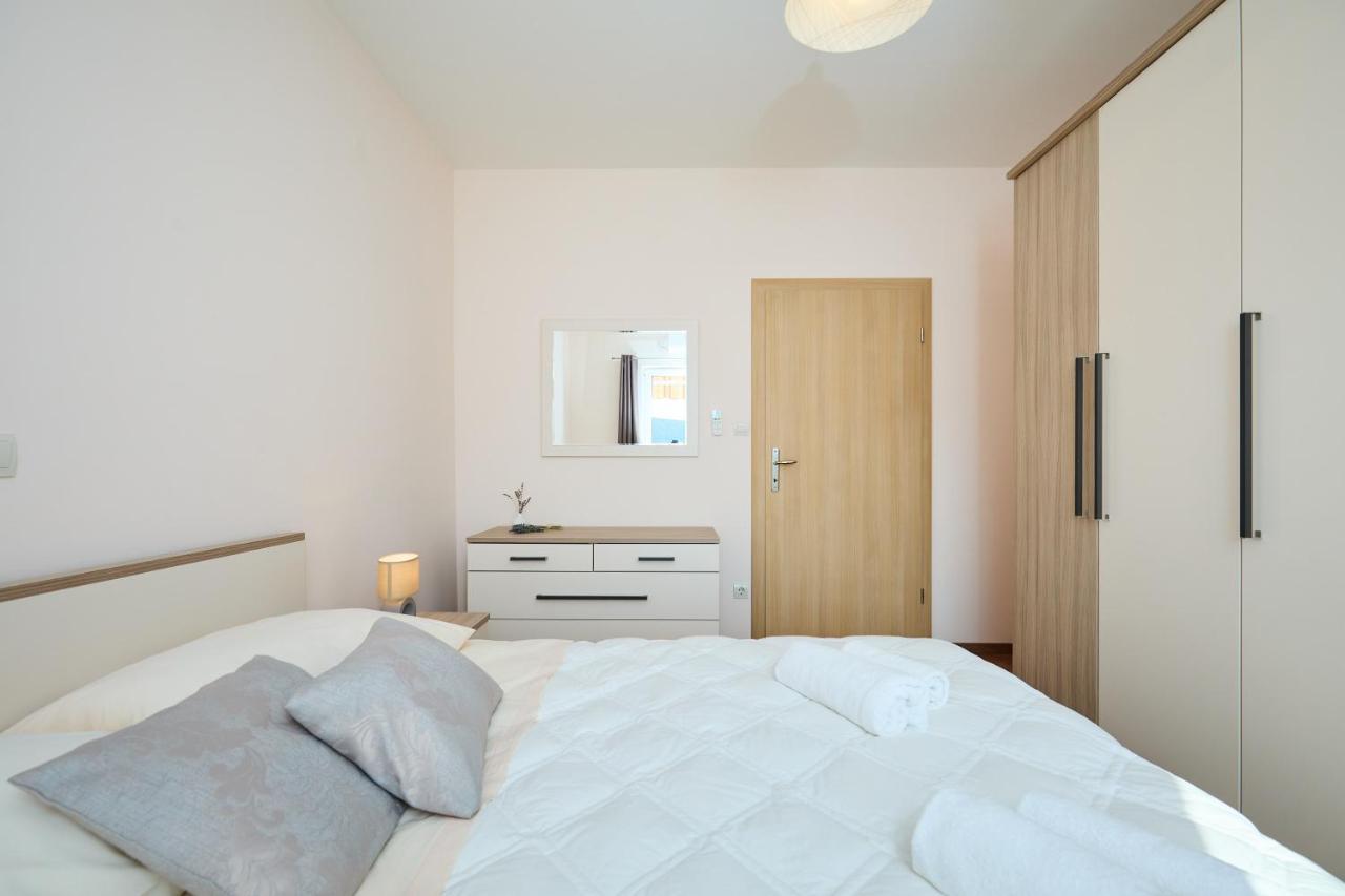 Apartment Marijana Mlini Bagian luar foto