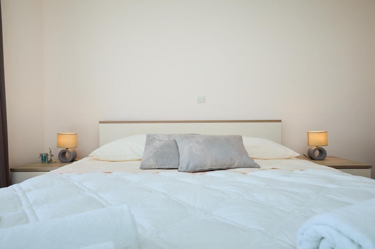 Apartment Marijana Mlini Bagian luar foto