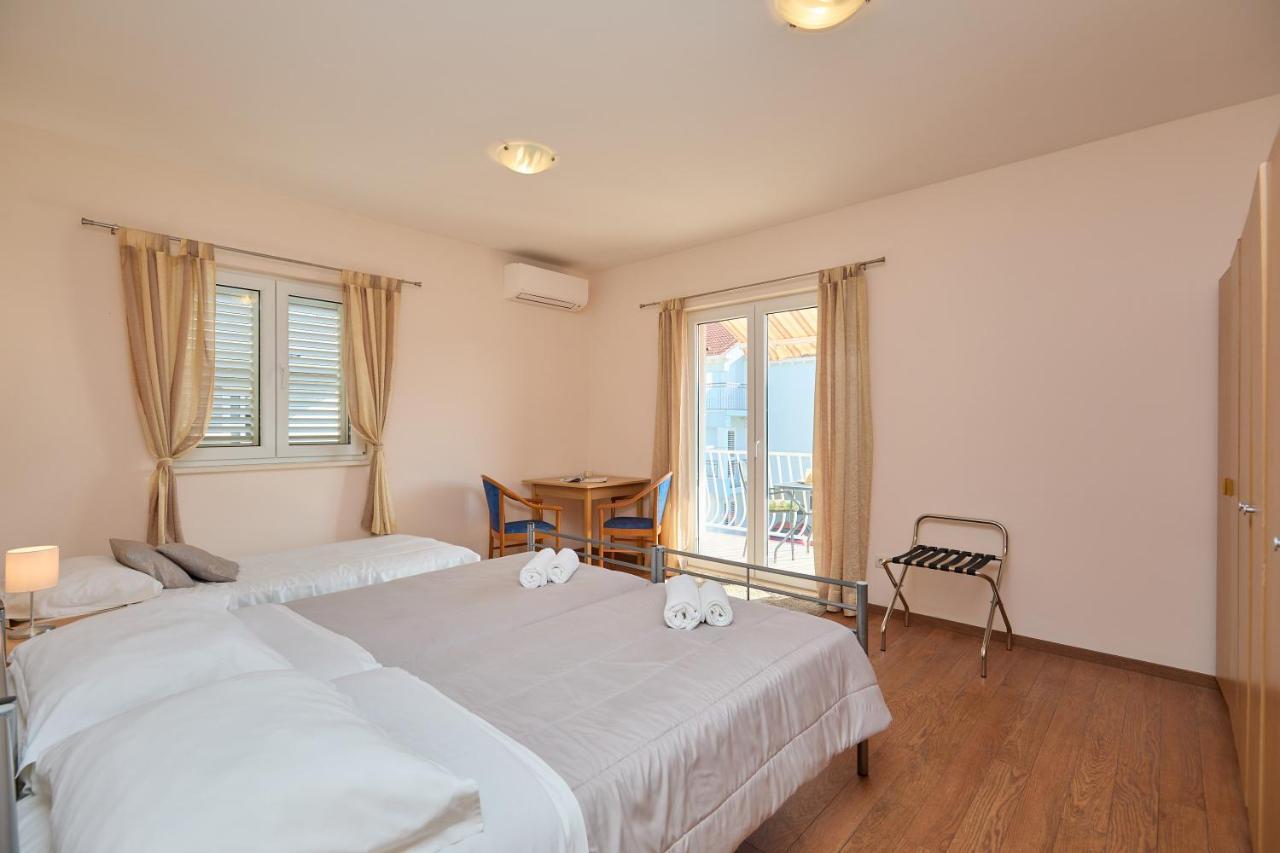 Apartment Marijana Mlini Bagian luar foto
