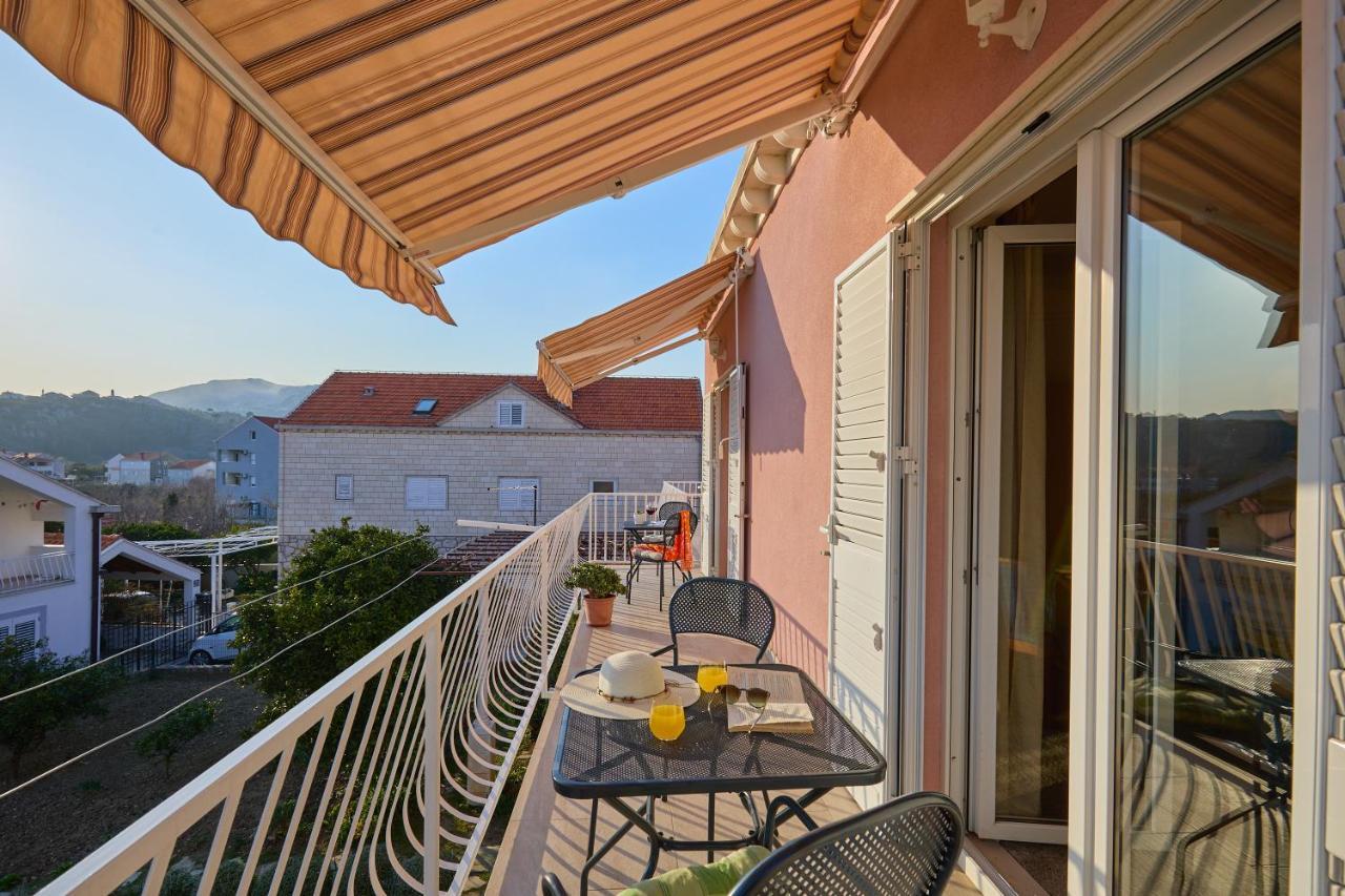 Apartment Marijana Mlini Bagian luar foto