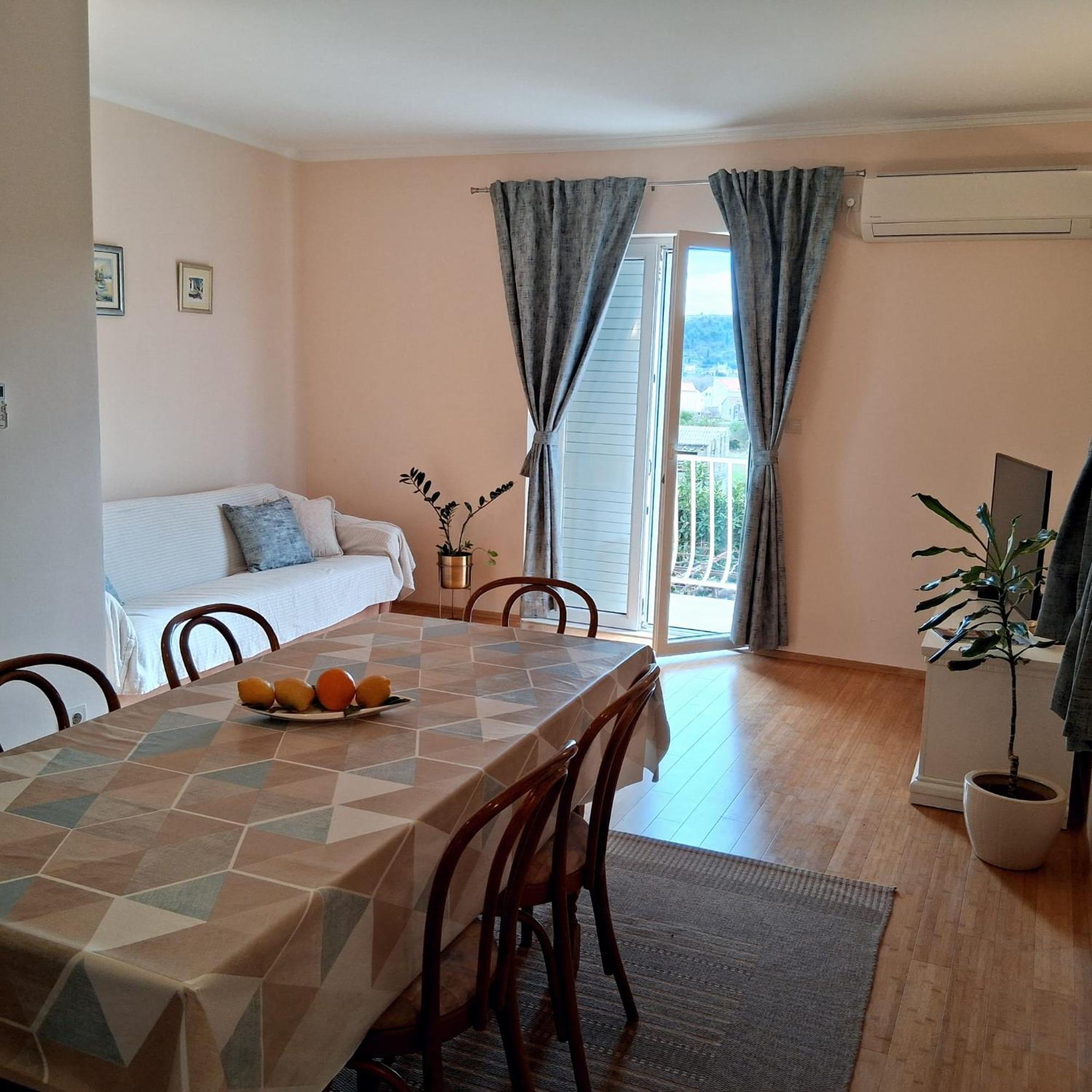 Apartment Marijana Mlini Bagian luar foto