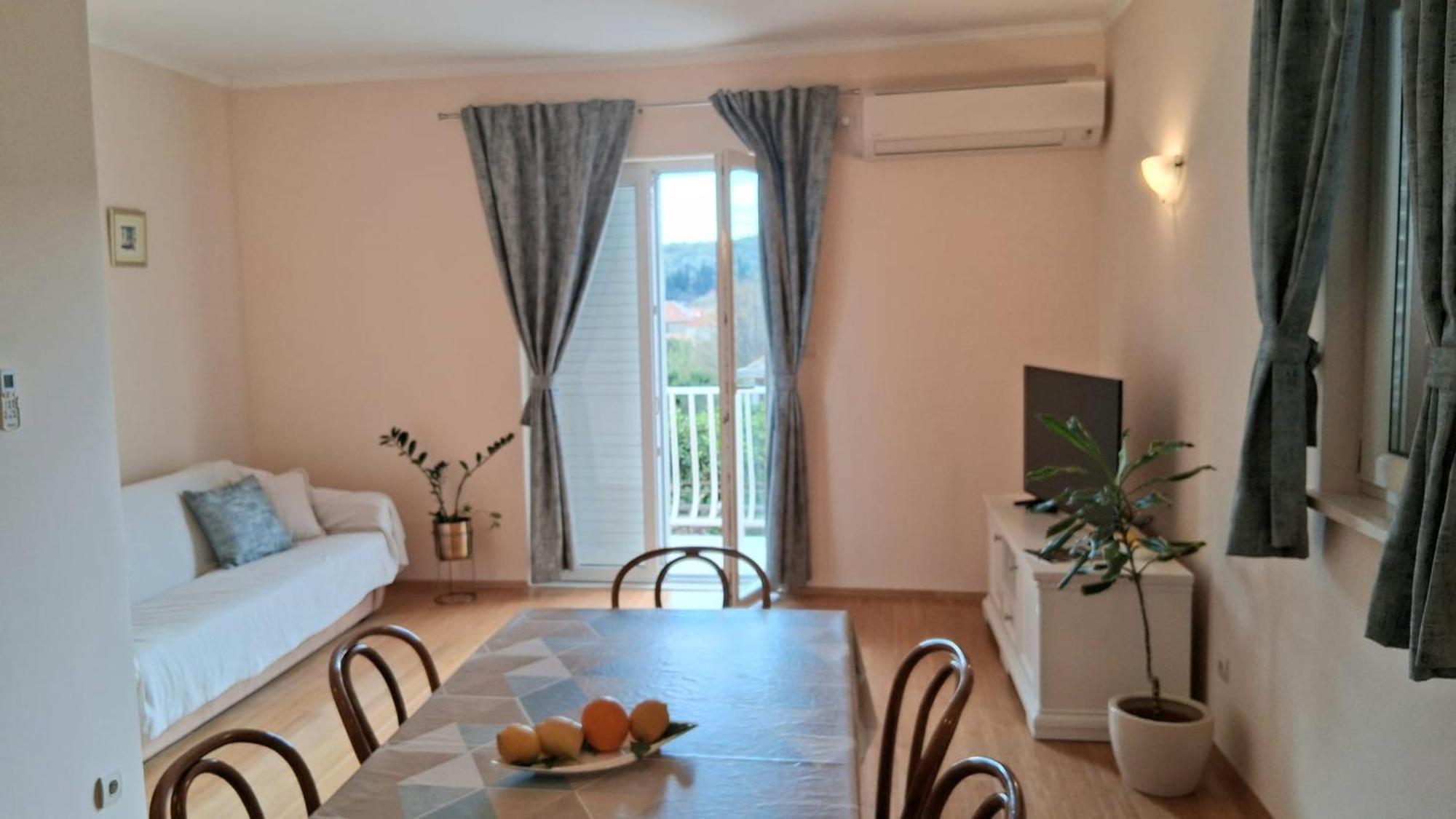 Apartment Marijana Mlini Bagian luar foto